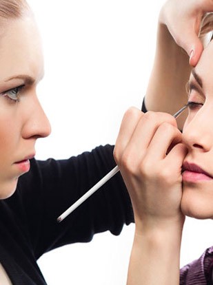 Makeup Artist as a Career in the Beauty Industry