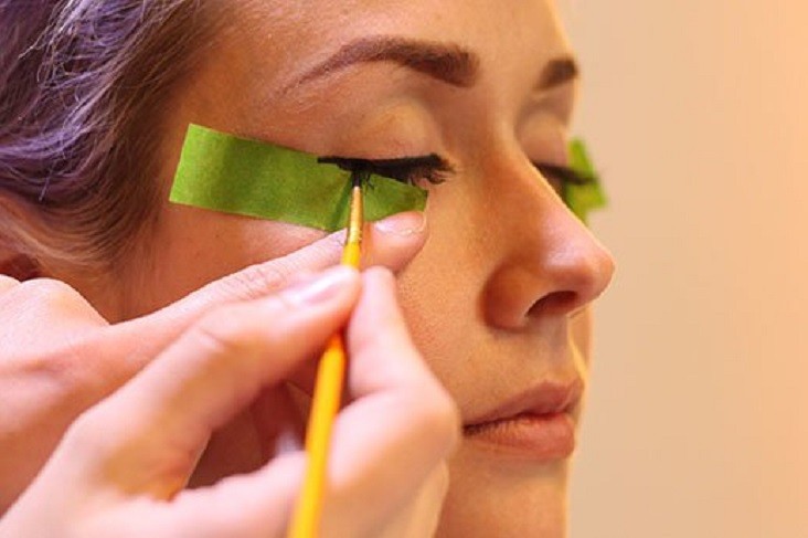 Winged Eyeliner 06