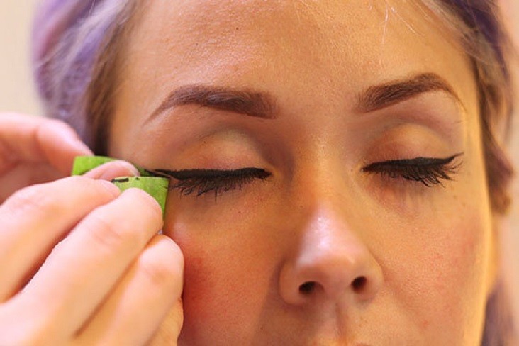 Winged Eyeliner 08