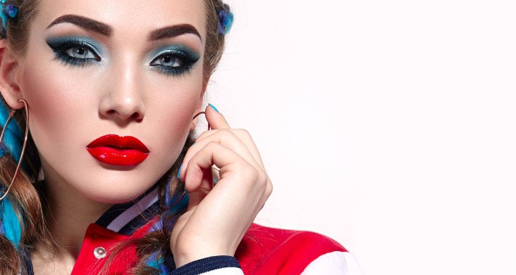 Choosing makeup style for school